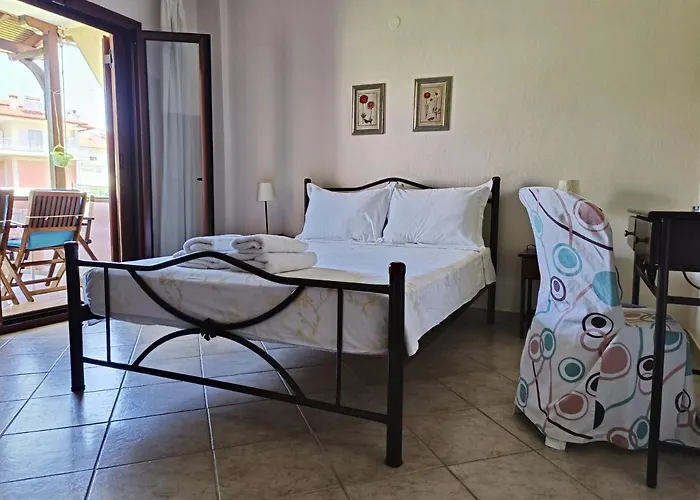 Voula Kourbeti Apartments