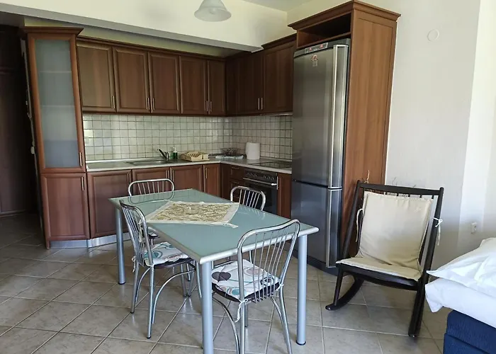 Voula Kourbeti Apartments