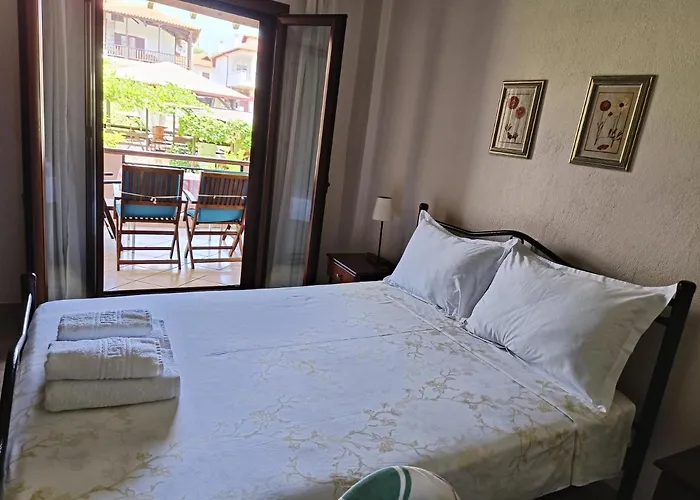 Voula Kourbeti Apartments