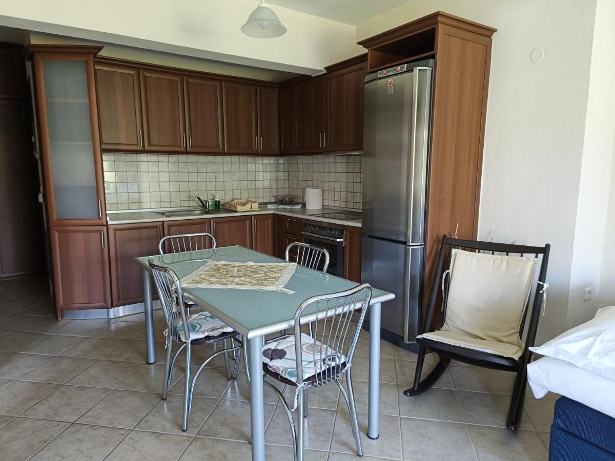 Voula Kourbeti Apartment *